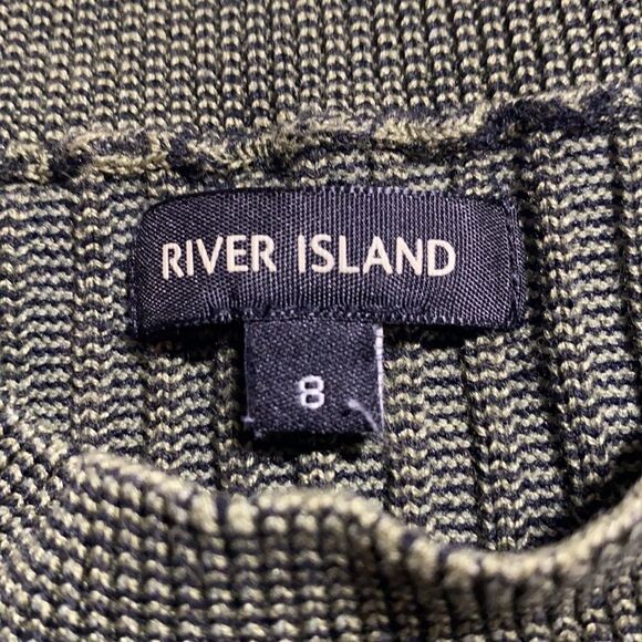 River Island Cold Shoulder Crew Stretchy Ribbed 3/4 Sleeve Crew Sweater Olive XS - Picture 5 of 8